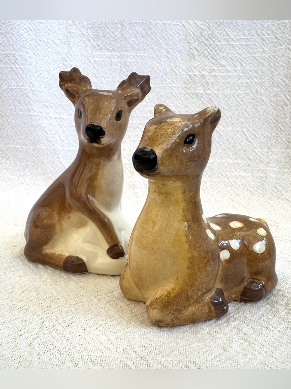 Vintage Salt and Pepper Shakers. Matching Set of Deer. Good Condition!